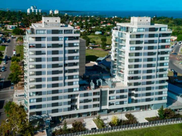 Apartamento en venta en Avenida Antonio Camacho, Maldonado