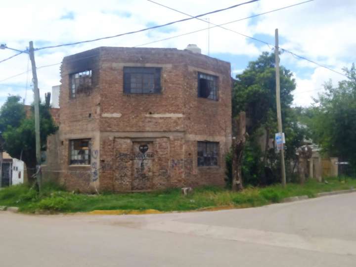 Casa en venta en Salvador Lagomarsino, Parque San Martín