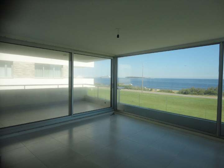 Apartamento en venta en Rambla Doctor Claudio Williman, Maldonado