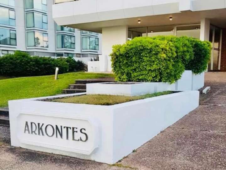 Apartamento en venta en Rambla Lorenzo Batlle Pacheco, Punta Del Este