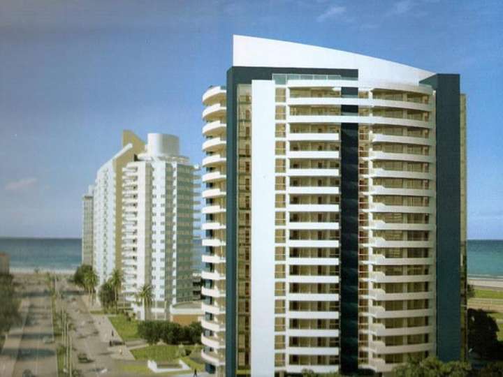 Apartamento en venta en Avenida Chiverta, Punta Del Este