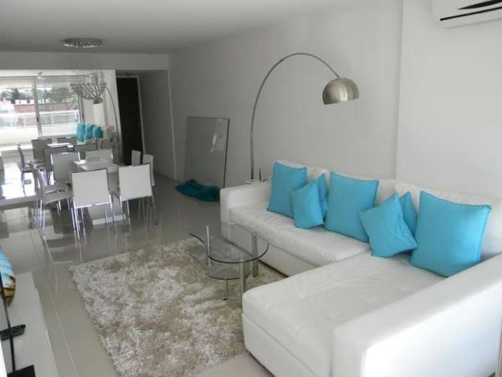 Apartamento en venta en Avenida Chiverta, Punta Del Este