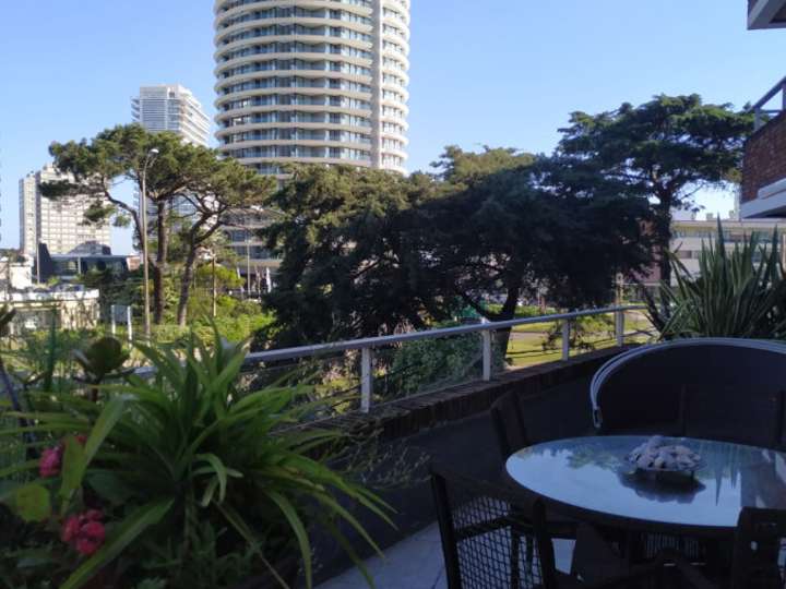 Apartamento en venta en Avenida Francisco Salazar, Punta Del Este