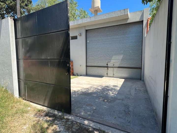 Comercial / Tienda en venta en Facundo Quiroga, Paso del Rey