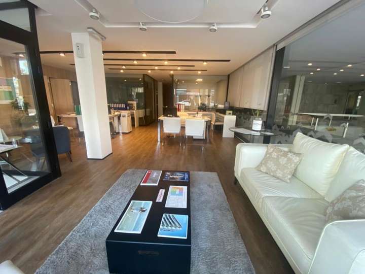 Comercial / Tienda en venta en Pedro Risso, Punta Del Este