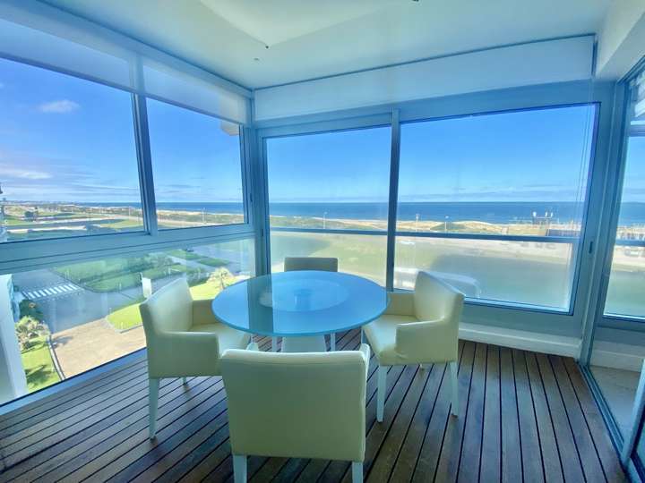 Apartamento en venta en Rambla Lorenzo Batlle Pacheco, Punta Del Este