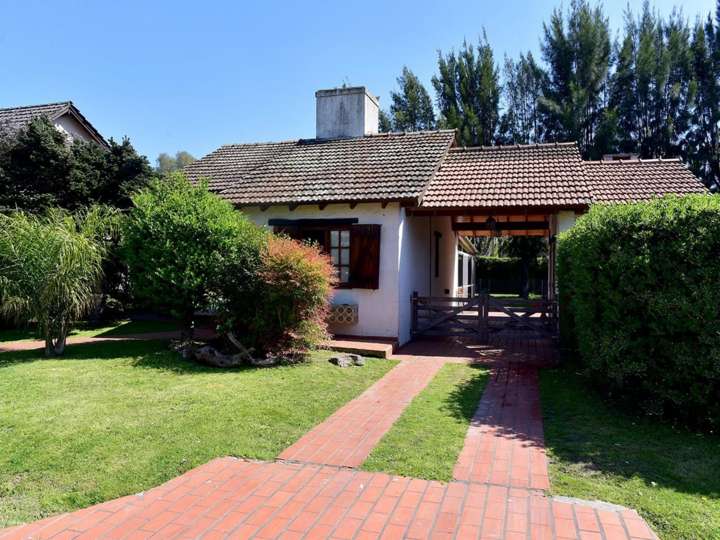 Casa en venta en Almafuerte, Francisco Álvarez
