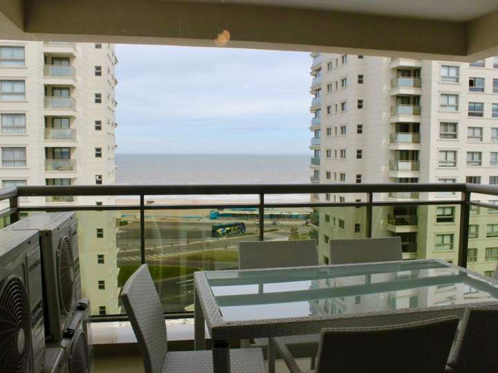 Apartamento en venta en Rambla Lorenzo Batlle Pacheco, Punta Del Este