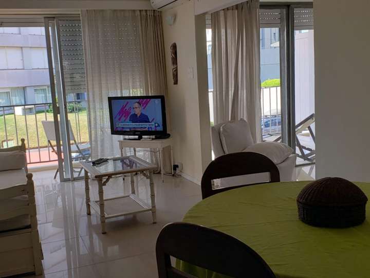 Apartamento en venta en Amazonas, Punta Del Este