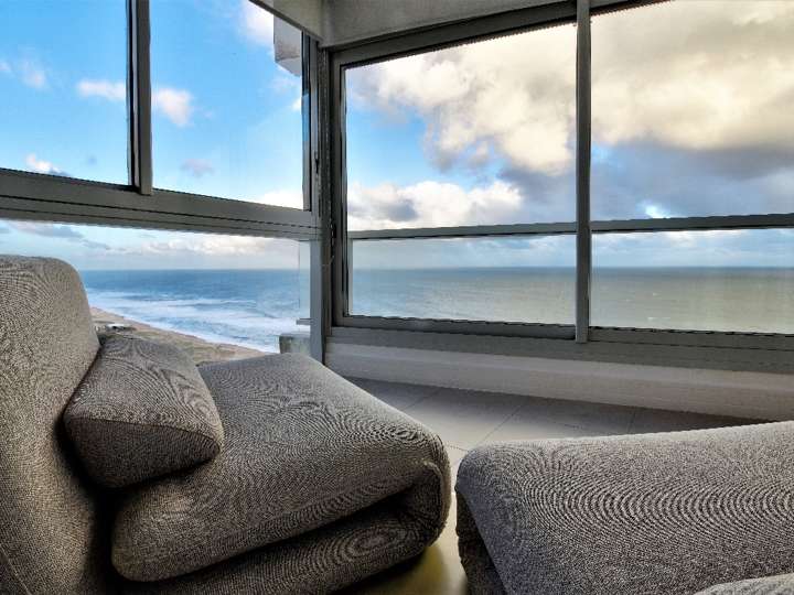 Apartamento en venta en Rambla Lorenzo Batlle Pacheco, Punta Del Este