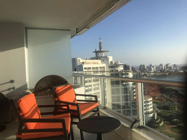 Apartamento en venta en Biarritz, Punta Del Este