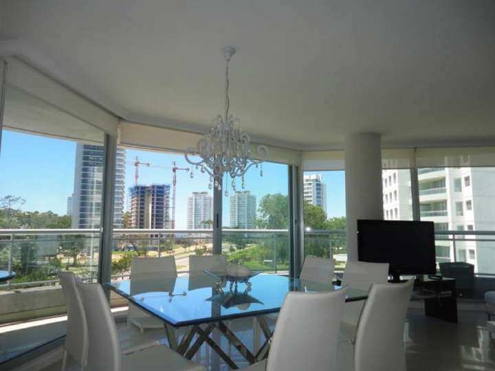 Apartamento en venta en Avenida San Remo, Punta Del Este