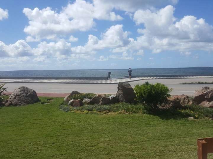 Apartamento en venta en Puesta del Sol (Calle 4), Punta Del Este