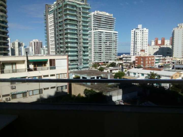 Apartamento en venta en Avenida Chiverta, Punta Del Este