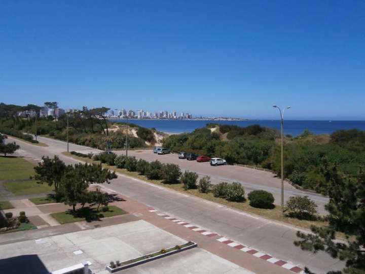 Apartamento en venta en Rambla Doctor Claudio Williman, Punta Del Este