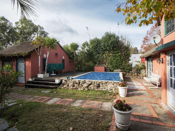 Casa en venta en Josefina Lerena Acevedo, El Tesoro