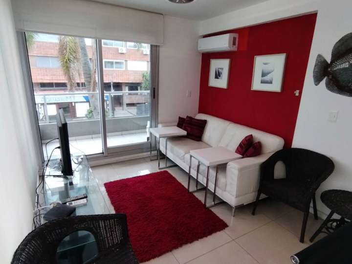 Apartamento en venta en 2 de Febrero (Calle 10), Punta Del Este