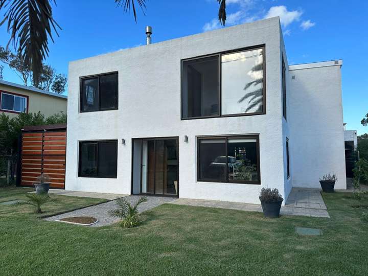 Casa en venta en Jacarandá, Maldonado