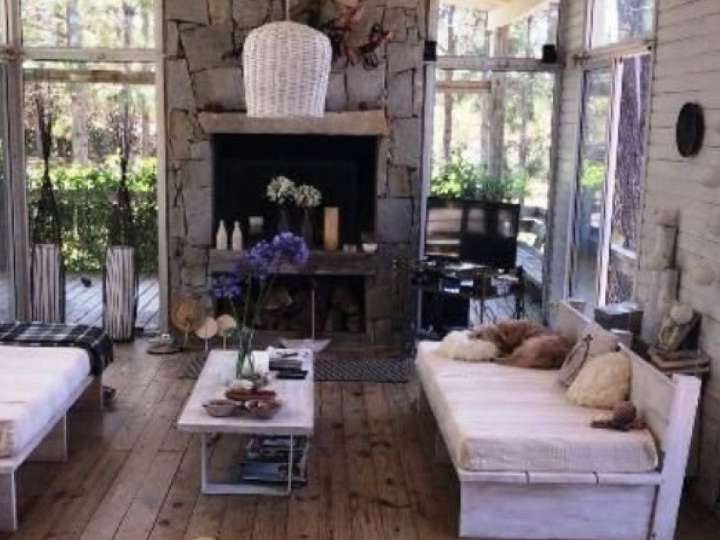 Casa en venta en Avenida Eduardo Víctor Haedo, El Tesoro