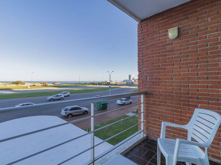 Apartamento en alquiler en Rambla Lorenzo Batlle Pacheco, Punta Del Este