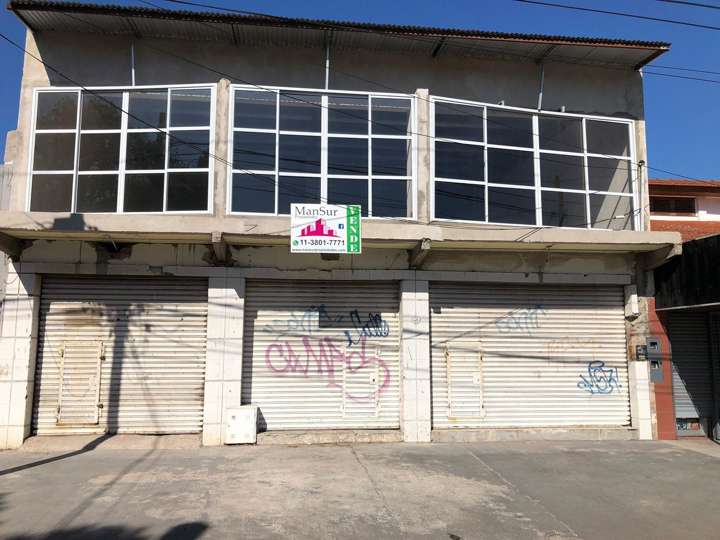 Comercial / Tienda en venta en Troperos, 74, Buenos Aires