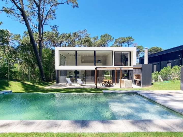 Casa en venta en Avenida Miguel Ángel, San Rafael - El Placer