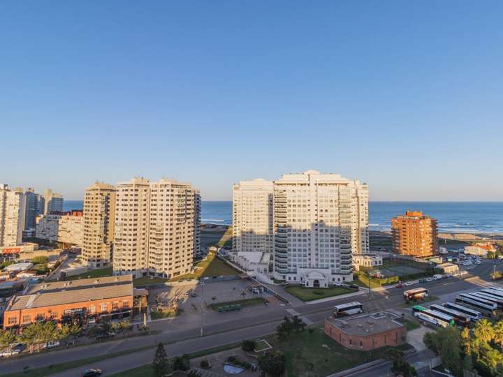 Apartamento en venta en Rambla Doctor Claudio Williman, Punta Del Este