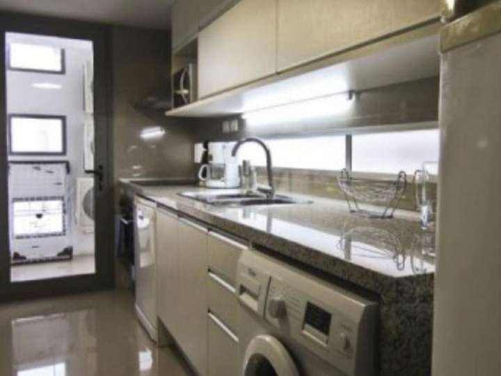 Apartamento en venta en Rambla Lorenzo Batlle Pacheco, Punta Del Este