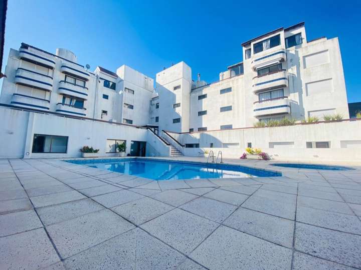 Apartamento en venta en El Mesana (Calle 24), Punta Del Este