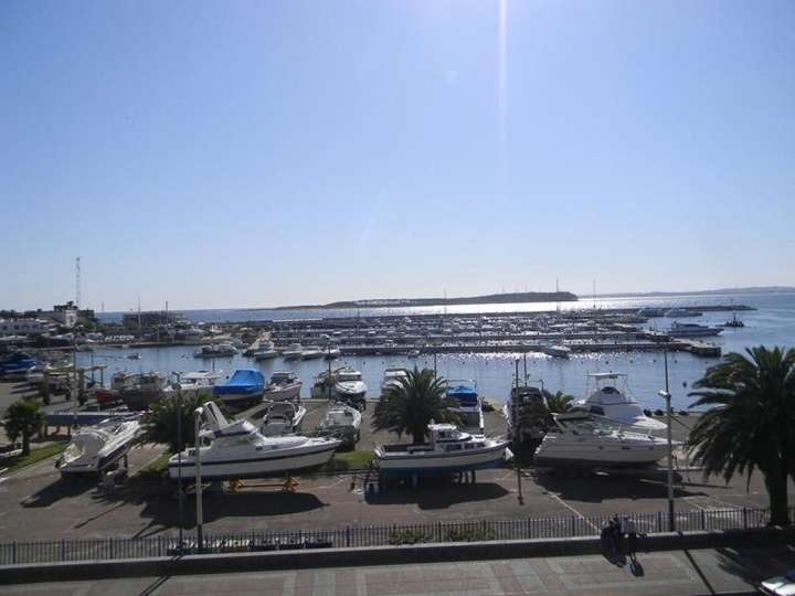 Apartamento en venta en El Foque (Calle 14), Punta Del Este