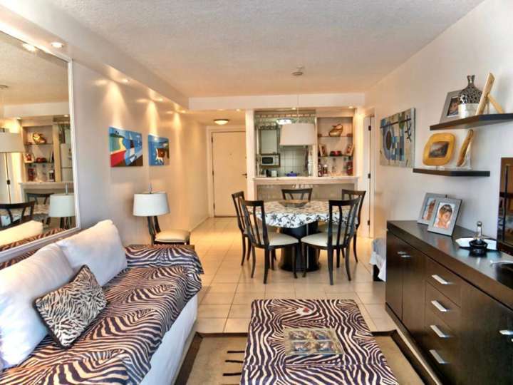 Apartamento en venta en Avenida Chiverta, Punta Del Este