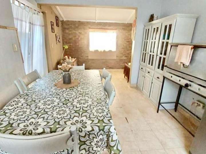 Casa en venta en Nicolás Avellaneda, 215, General Las Heras