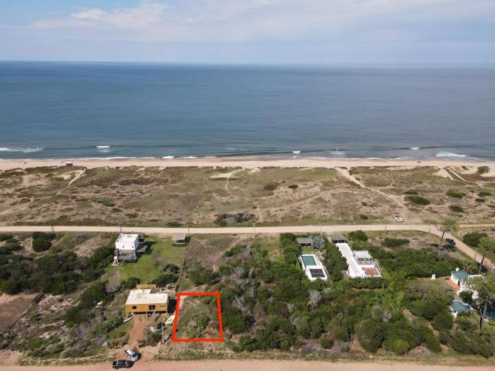 Terreno en venta en Avenida del Océano, Maldonado