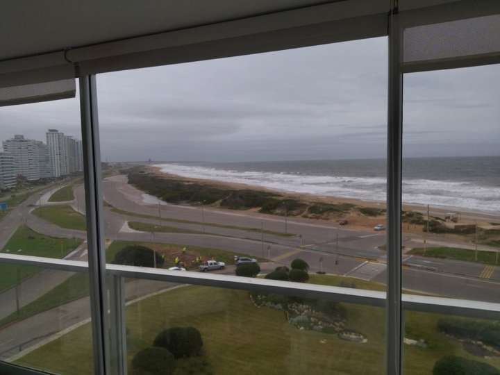 Apartamento en venta en Avenida Chiverta, Punta Del Este