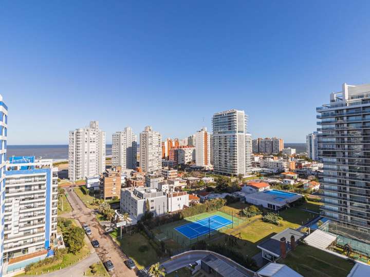 Apartamento en venta en Avenida Chiverta, Punta Del Este