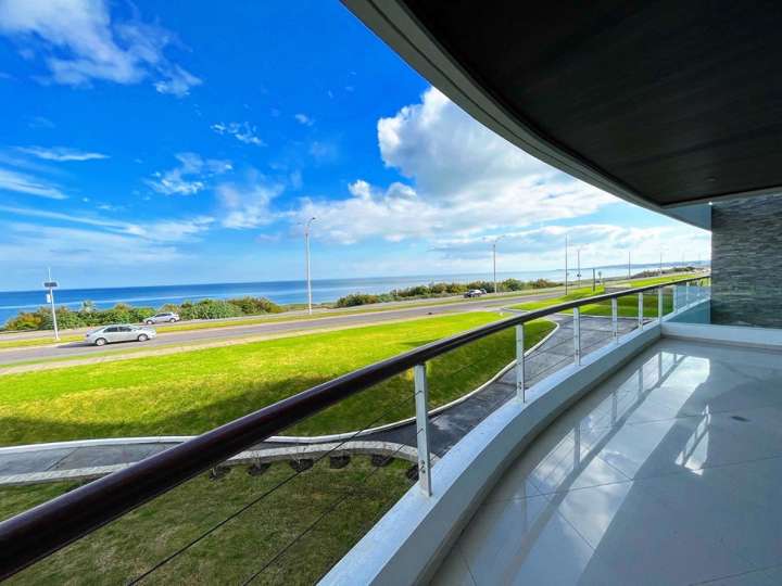 Apartamento en venta en Pinares, Maldonado