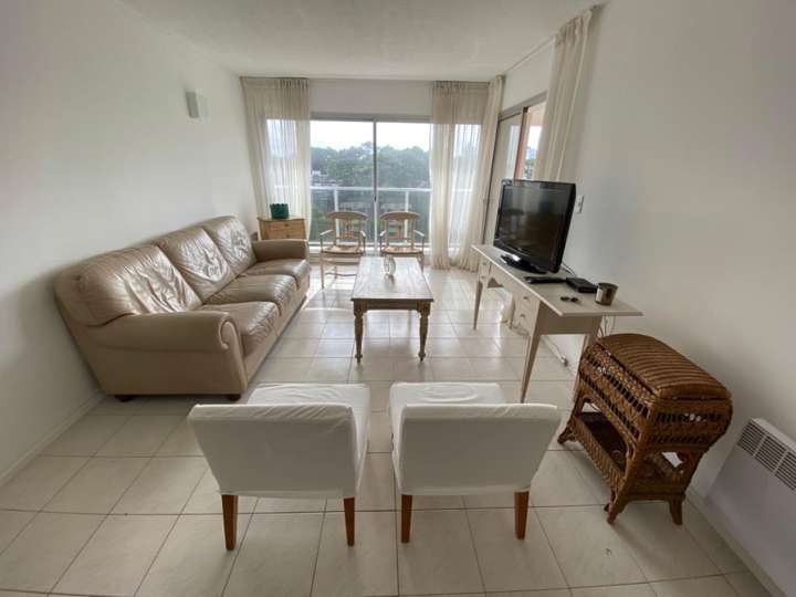 Apartamento en venta en Avenida Chiverta, Punta Del Este