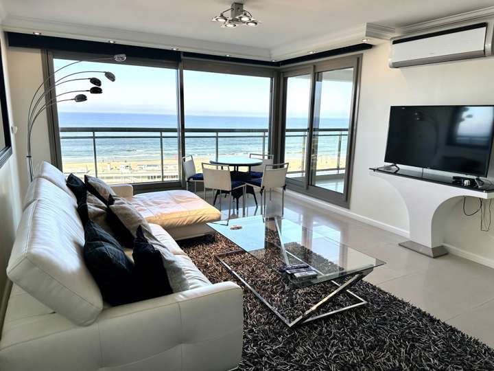 Apartamento en venta en Rambla Lorenzo Batlle Pacheco, Punta Del Este