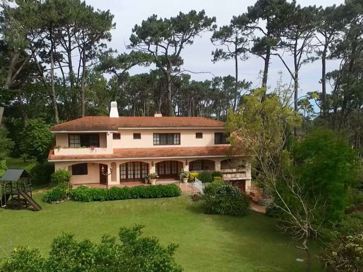 Casa en venta en De Los Eucaliptus, Punta Del Este