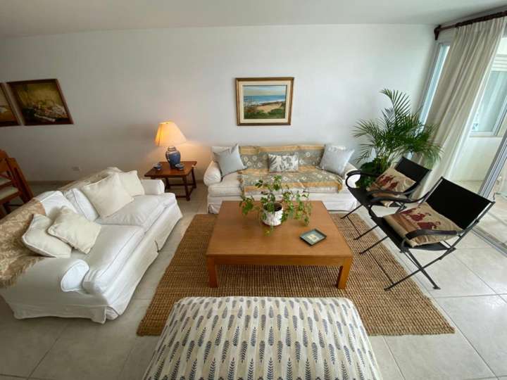 Apartamento en venta en Rambla Lorenzo Batlle Pacheco, Punta Del Este