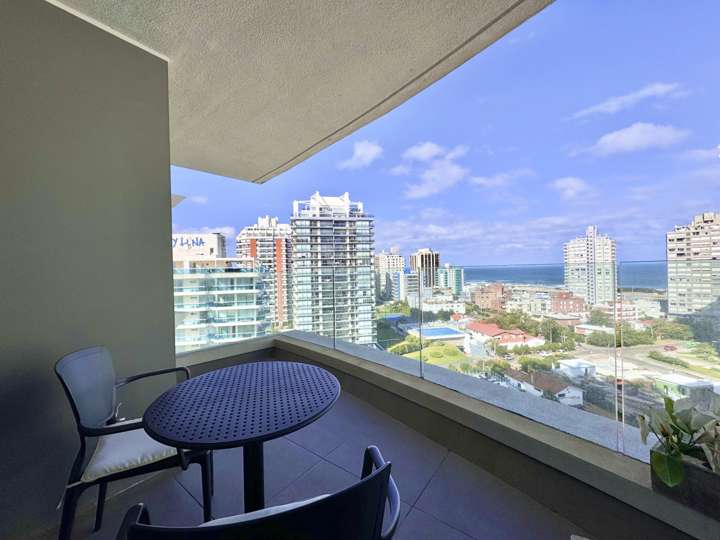 Apartamento en venta en Avenida Chiverta, Punta Del Este