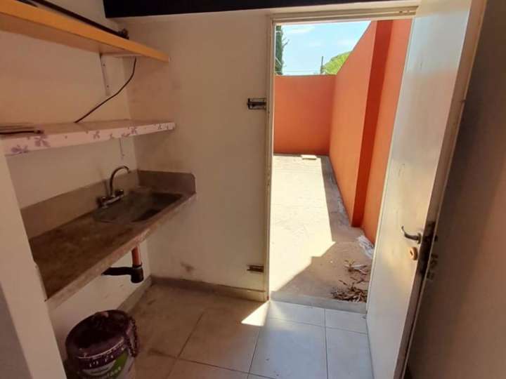 Comercial / Tienda en alquiler en Avenida Primera Junta, Buenos Aires