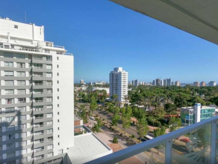 Apartamento en venta en Oslo, Punta Del Este