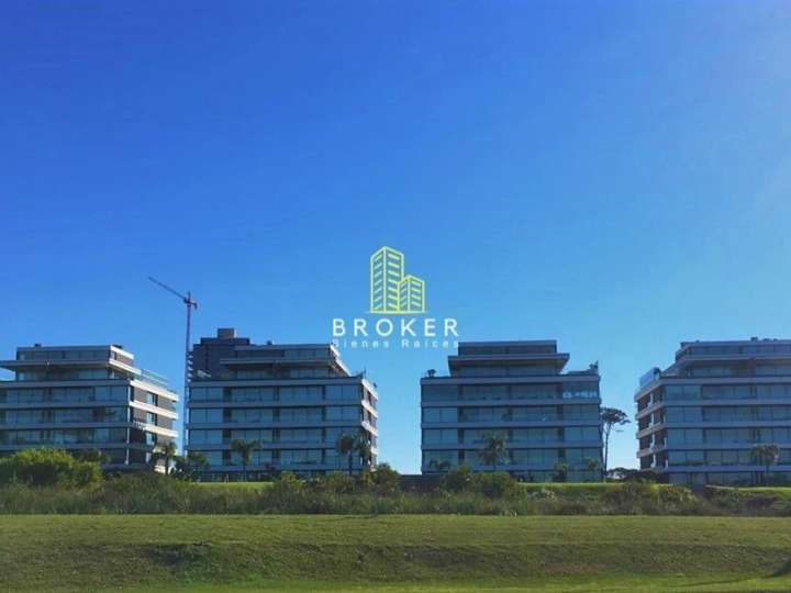 Apartamento en venta en Rambla Lorenzo Batlle Pacheco, Punta Del Este