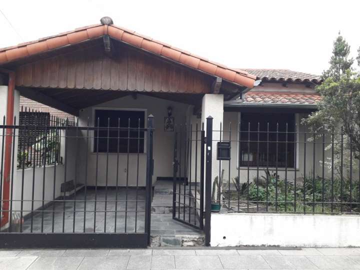 Casa en venta en 1000 - Aviador Eduardo Bradley, 7031, Ciudad Jardín Lomas del Palomar