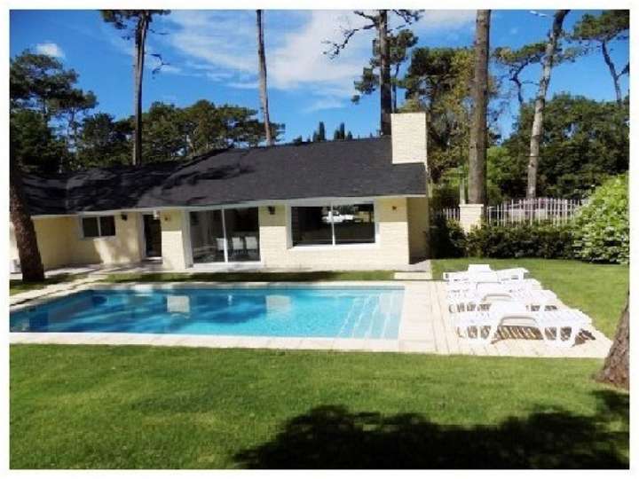 Casa en venta en Avenida Brasil, Punta Del Este