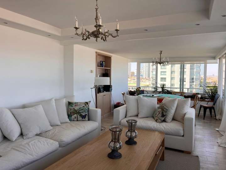 Apartamento en venta en Rambla Lorenzo Batlle, Punta Del Este