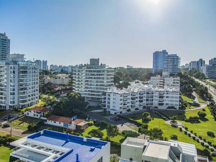 Apartamento en venta en Rambla Lorenzo Batlle, Punta Del Este