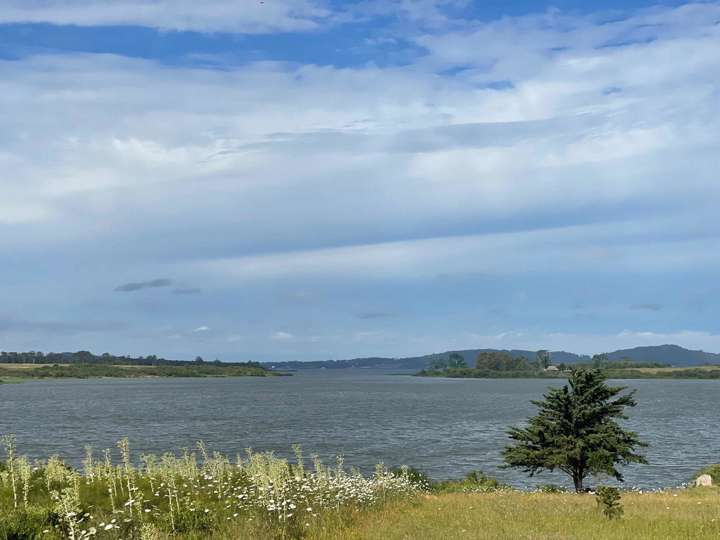 Terreno en venta en Avenida del Lago / del Potrero, La Capuera