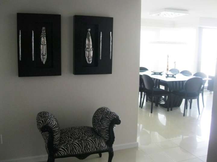 Apartamento en venta en Rambla Lorenzo Batlle Pacheco, Punta Del Este